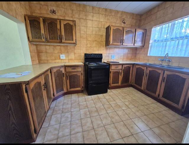 2 BEDROOM TOWNHOUSE FOR SALE IN NEW REDRUTH